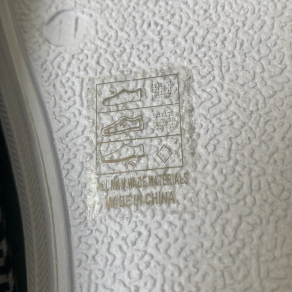 NWT Dark navy and white slip on striped shoe 11 - Picture 7 of 13